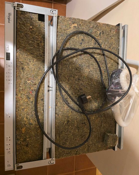 Съдомиялна машина за вграждане Whirlpool - 13 комплекта