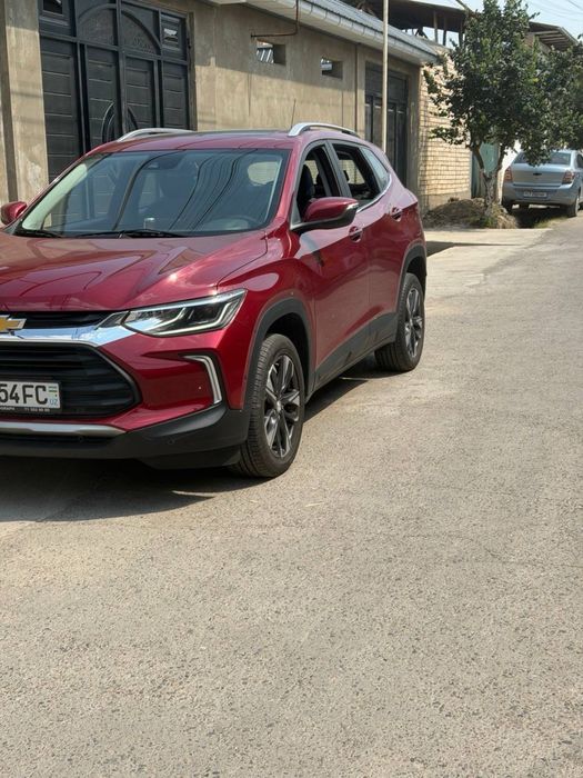 Tracker 2023 premier srocno