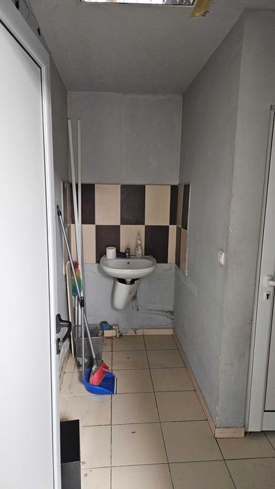 Дава се под наем Магазин в Добрич, Център - 91 кв.м за 765 € - Снимка #9