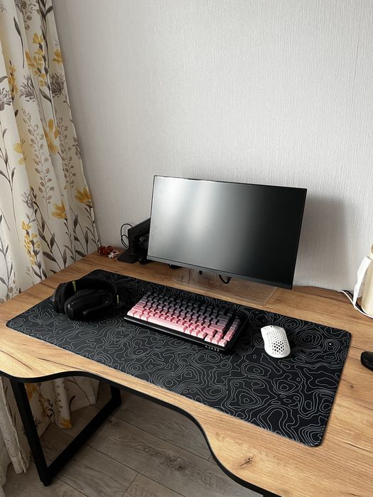 игровой компьютер с полной гарнитурой