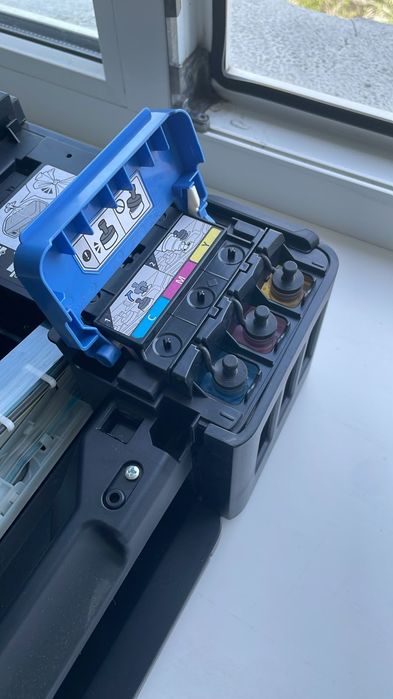 Продам цветной принтер Canon