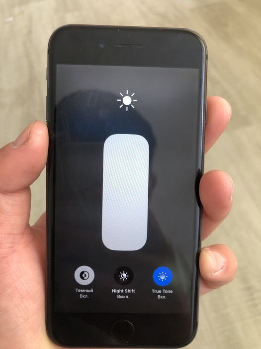 Продаю две айфон 8