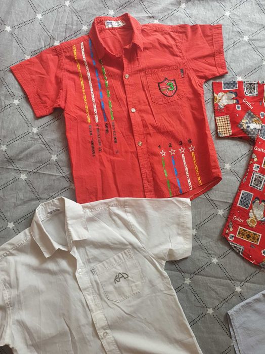 Шорты джинсовые и рубашки  на мальчика 5 -6 лет.