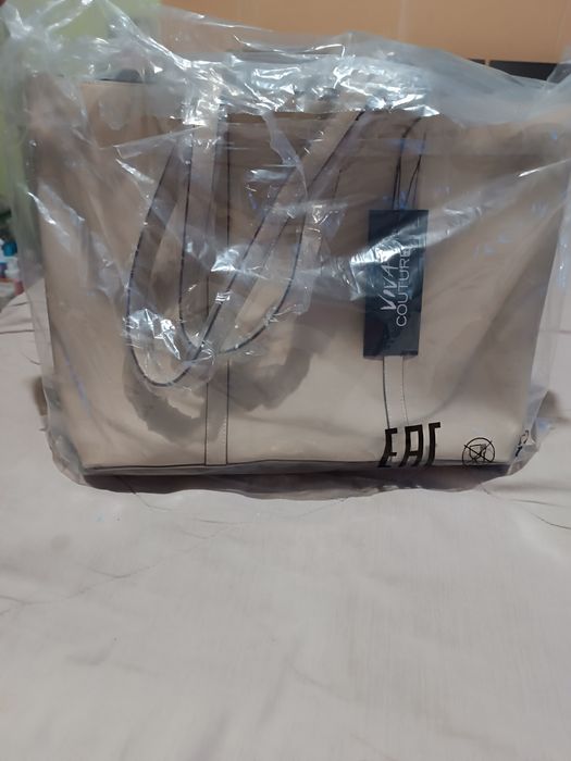 Дамска чанта   бежов цвят