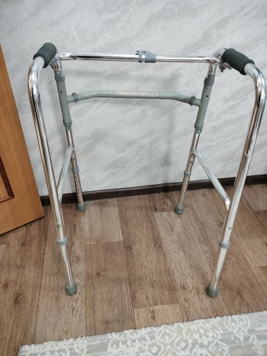 Ходунок взрослый