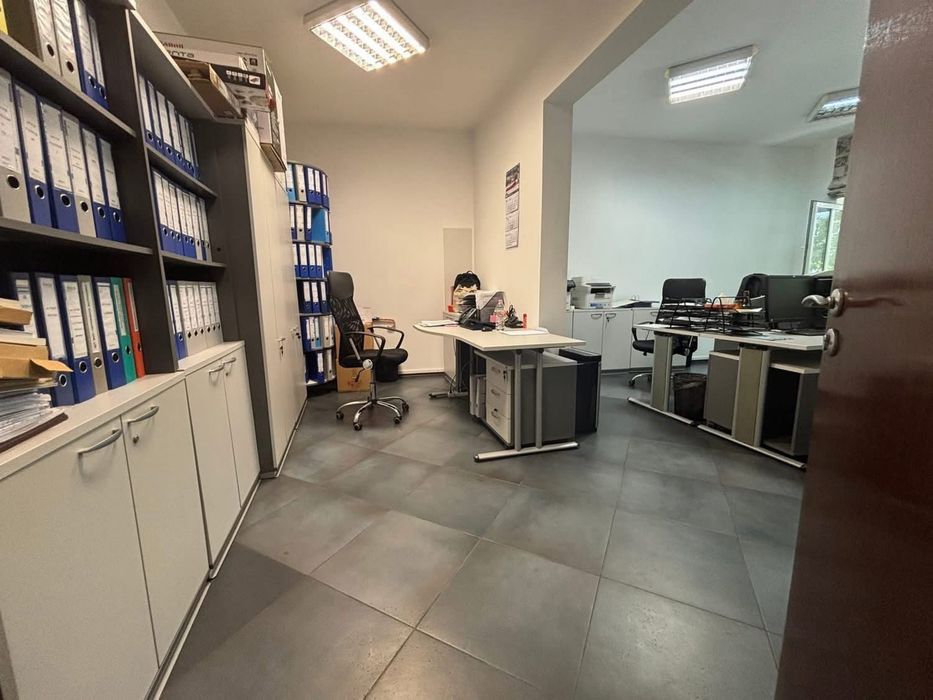 Дава се под наем Офис в Варна, Конфуто - 110 кв.м за 900 € - Снимка #3