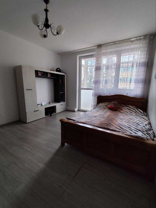 Caut coleg pe apartament în apartament cu 2 camere