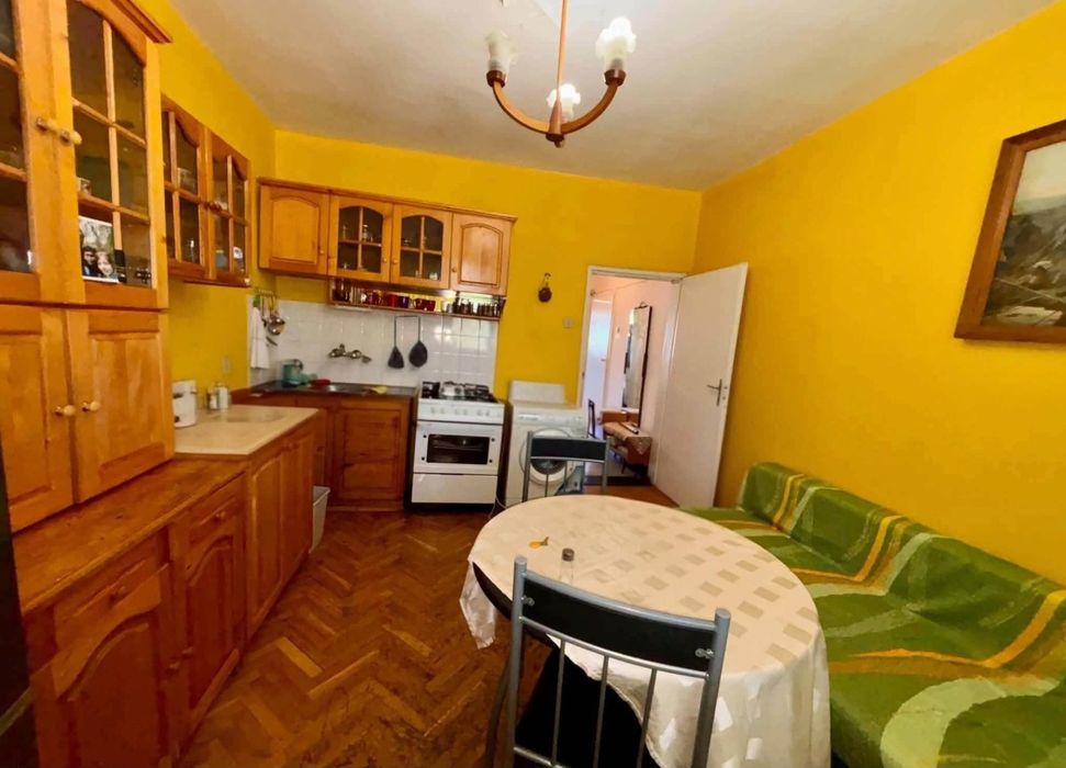 Дава се под наем Тристаен апартамент в Пловдив, Мараша - 100 кв.м за 470 € - Снимка #1