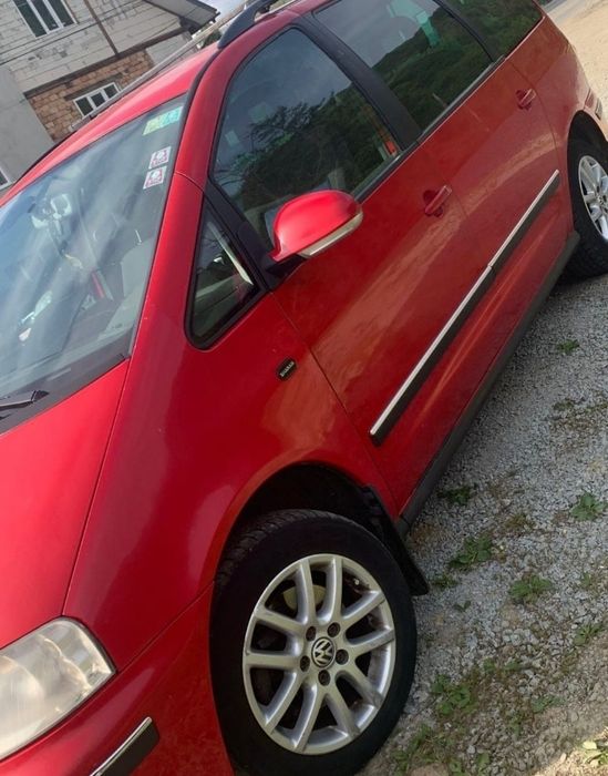 Vând Volkswagen Sharan