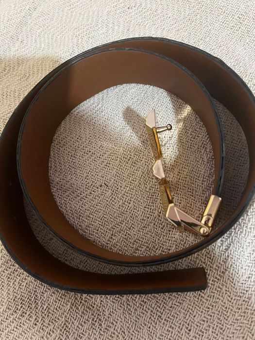 Продавам дамска чанта и колан на Michael Kors