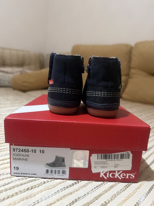 Боти от велур с велкро, 19 номер Kickers