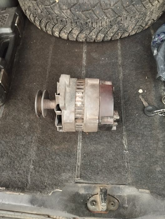 Продам генератор Ауди 80