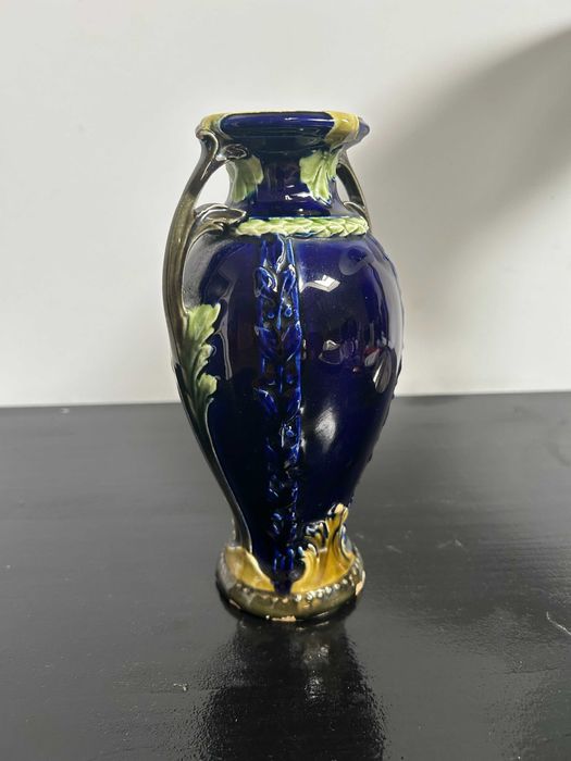 Vaza Art Nouveau portret doamna pictat manual,portelan glazurat.