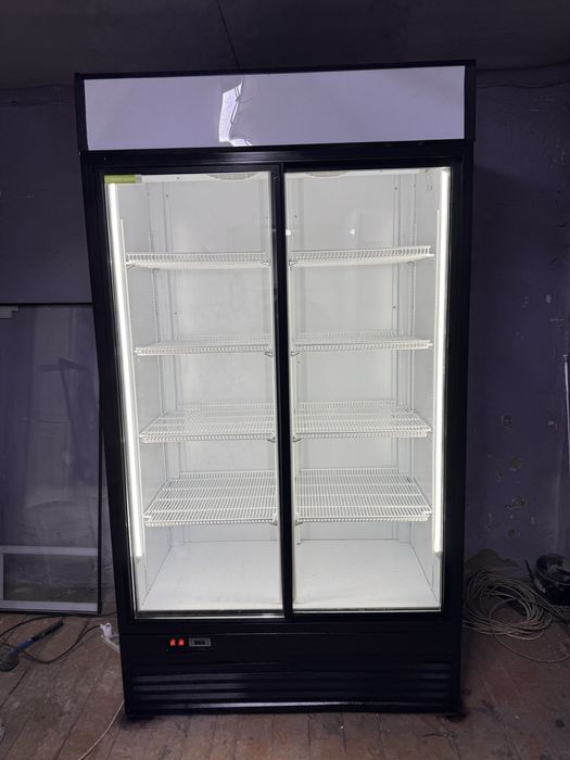 Продам витрины холодильники
