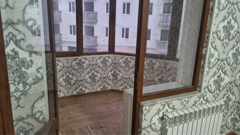 1 xonalik (2 xona qilingan) alohida alohida derazalik. 2 etaj