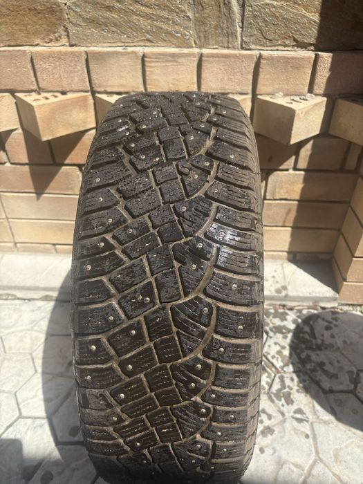 Продам две зимние шины 225/60/ 17