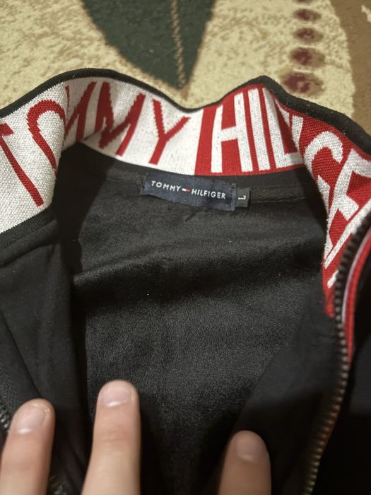 Двойка Tommy Hilfiger