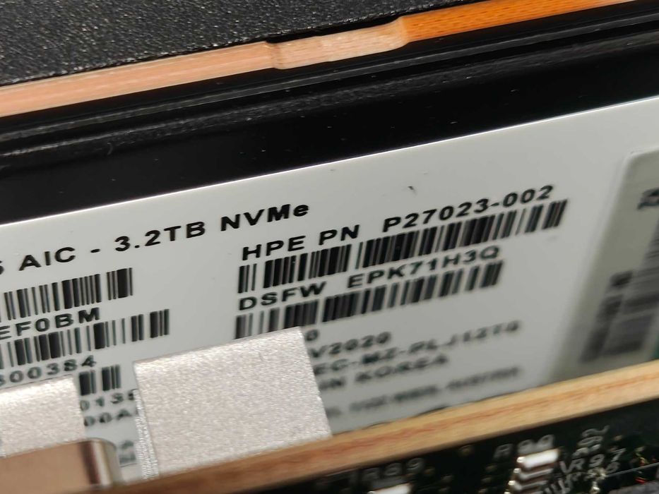 Samsung PM1735 3.2TB NVMe SSD PCIe 4.0 – сървърен клас, 100% живот
