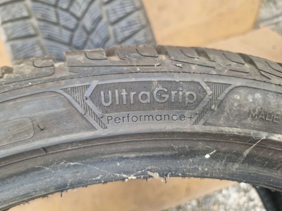 2 Goodyear R18 225/40 Зимни гуми  DOT2920