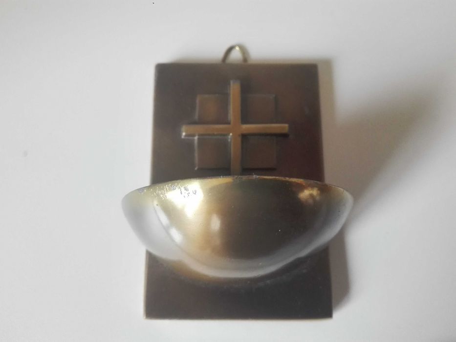 Царски медал , иконостас и религиозни медальони .