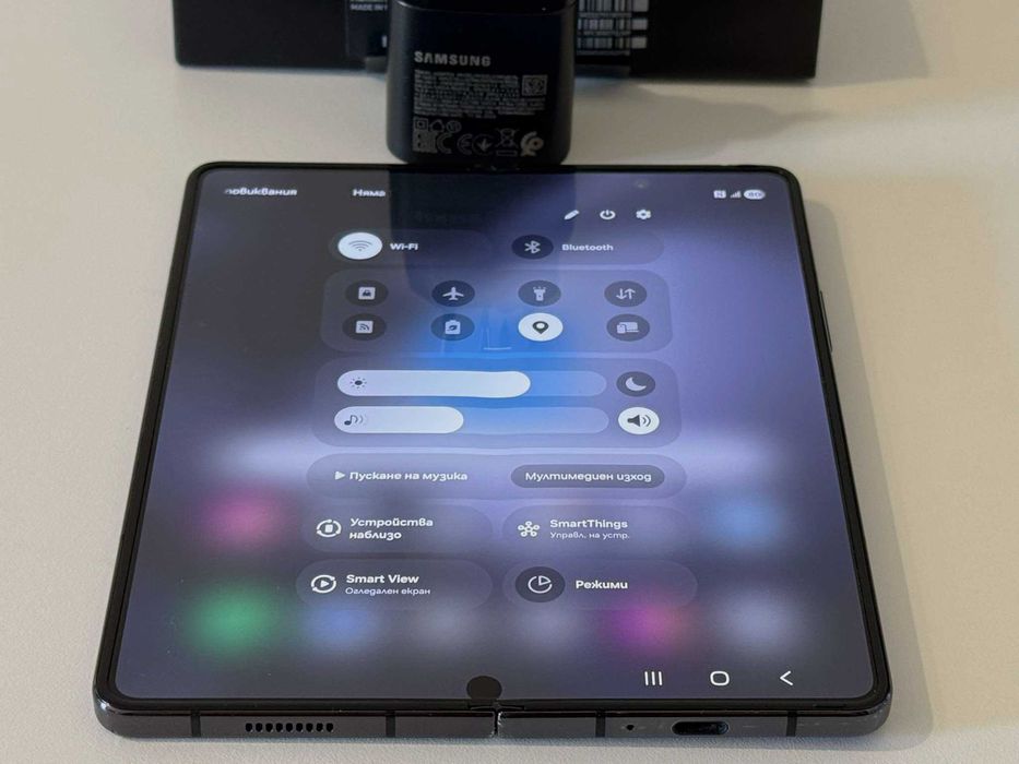 Бартер! Galaxy Fold 5 Phantom Black (Черен) + Aдаптер