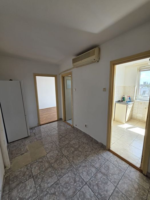 Apartament 2 camere decomandat. Constanța,  Zona complex Abator.