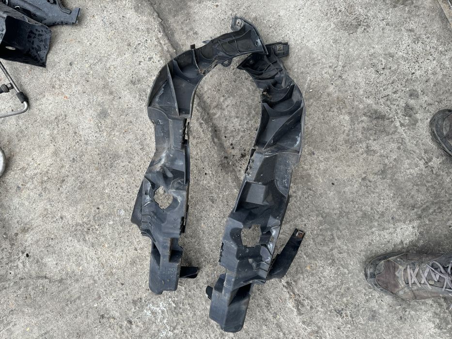 Фарове и стойки бмв х1 е84 bmw x1 e84 farove фар държачи