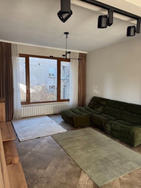 Дава се под наем Тристаен апартамент в София, Лозенец - 90 кв.м за 1046.01 € - Снимка #1