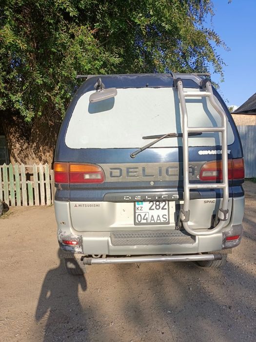 Продам Митсубиси Делику