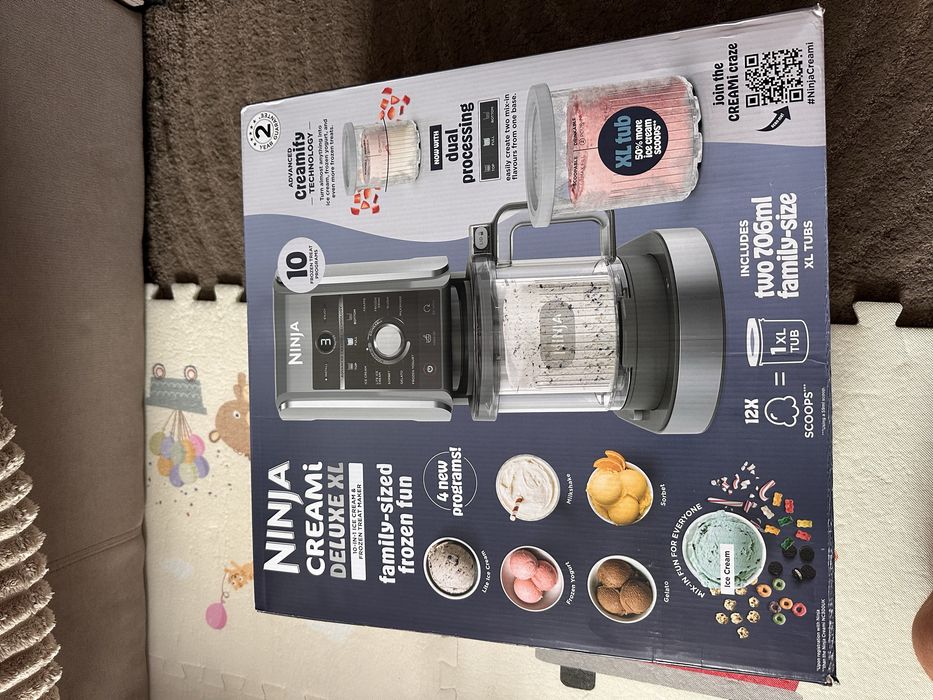 Aparat de inghetata Ninja CREAMi Deluxe 10 programe, negru/argintiu NOU