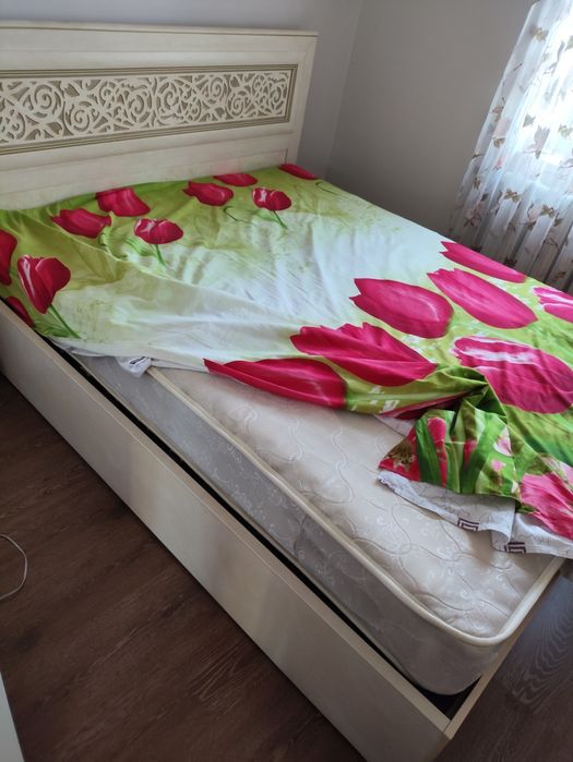 Продам двухспальнюю кровать