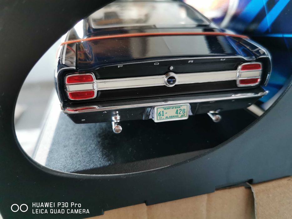 Авто модели 1:18