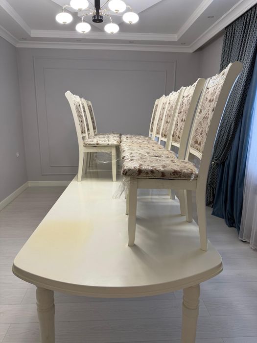 Продам стол и стулья 14 персон