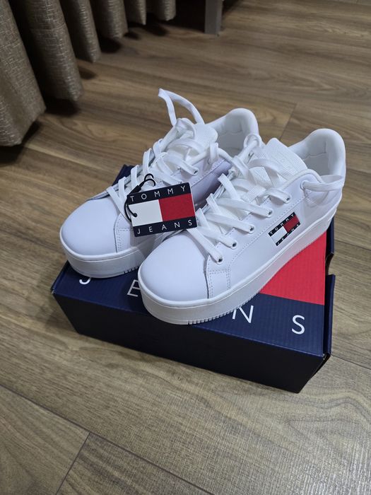 Обувки Tommy jeans