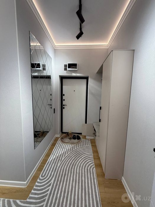 O‘zgarish metrosi yaqinida 2 xonali shinam kvartira ijaraga beriladi.