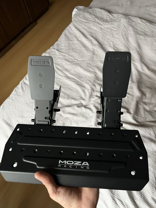 Moza racing R5 + Next Level Racing симулатор