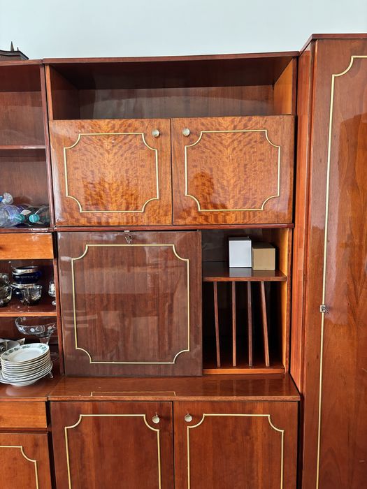 Стенка для посуды в идеальном состоянии