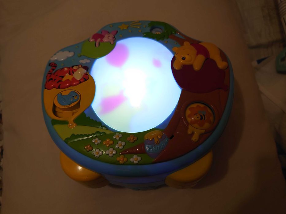 Proiector muzical pentru bebeluși