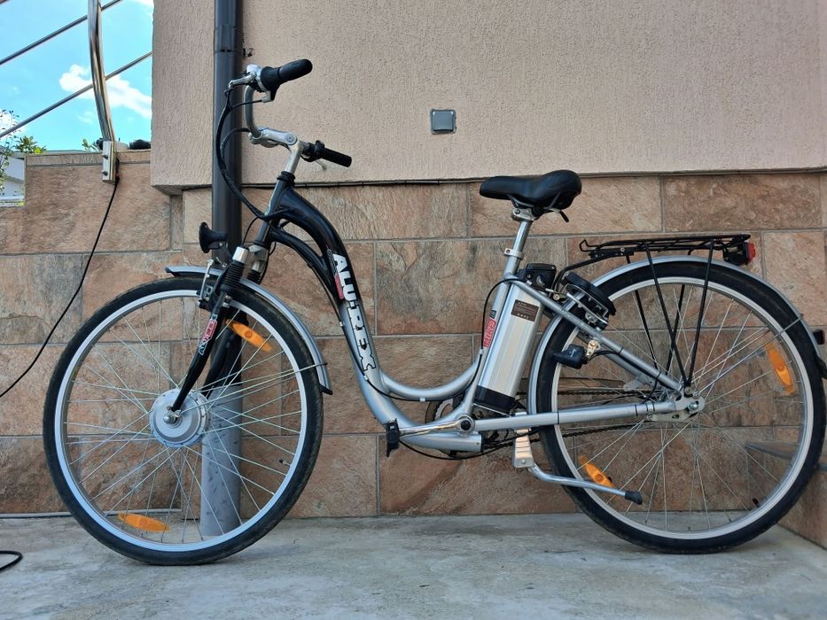 Vând bicicletă electrică