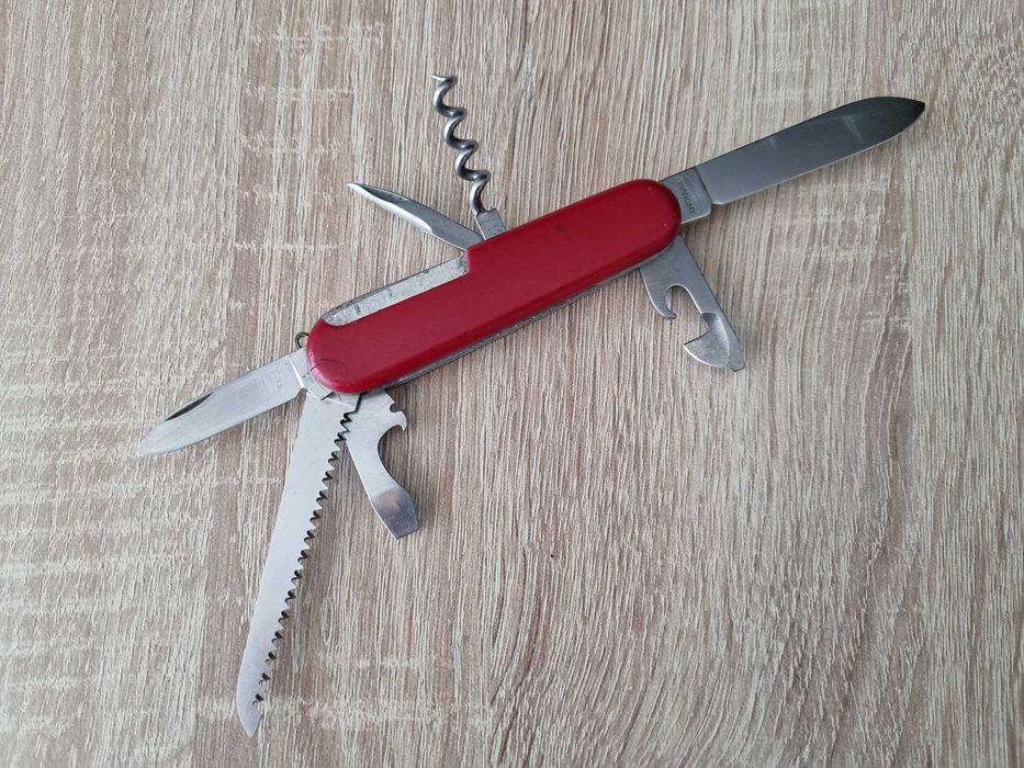 Швейцарски джобен нож Victorinox Camper с калъф
