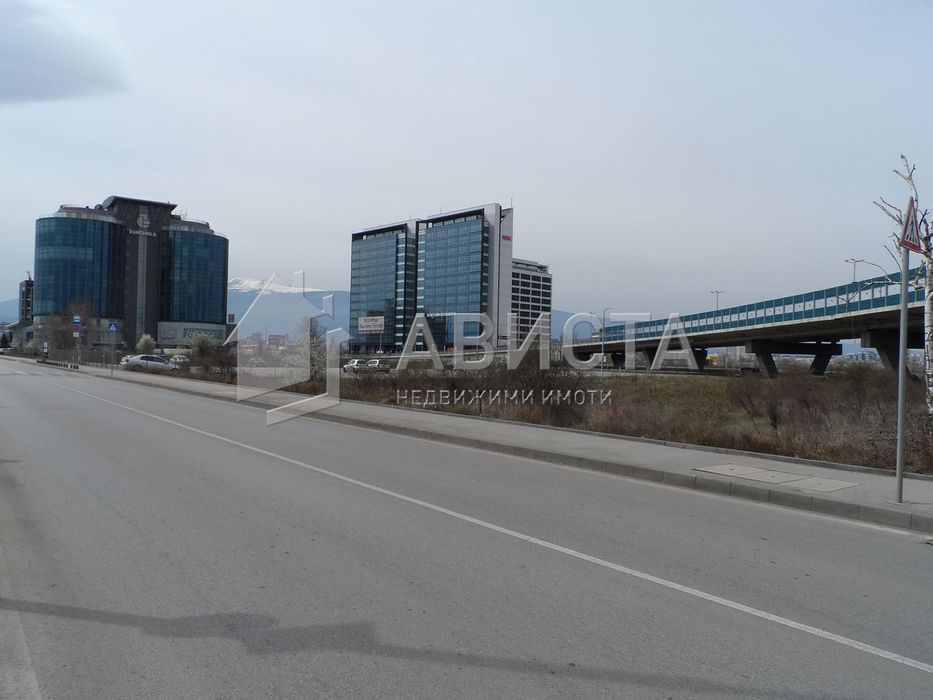 Продава се Парцел в София, Летище София - 2265 кв.м за 491 €/кв.м - Снимка #3