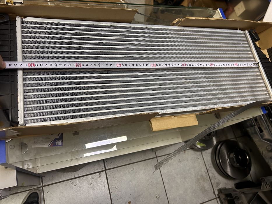 Интеркулер Mercedes Sprinter Tdi , Cdi