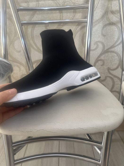 Ботинка женская новая