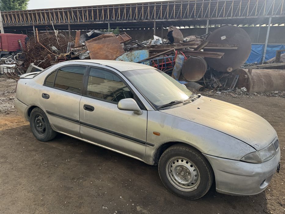 Mitsubishi Carisma 1997 Митсубиси