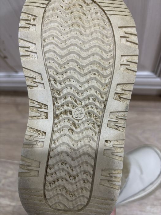 Отдам даром сапоги детские