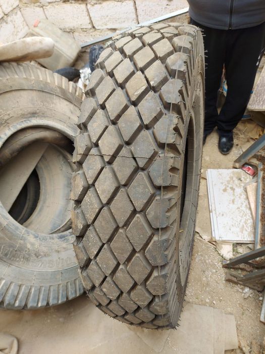 Шины для грузового автомобиля