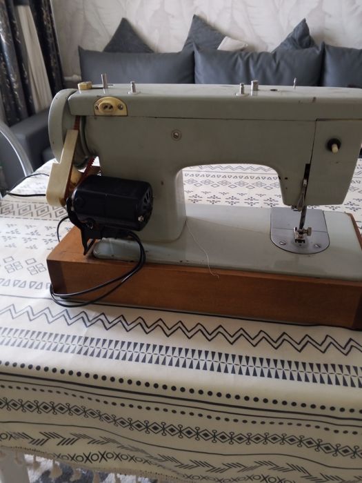 Продаю Швейная машинка Подольск142