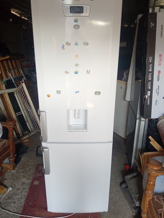 Vând frigider preț 500 Lei