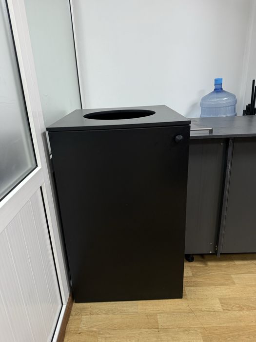 Продам мусорный бак