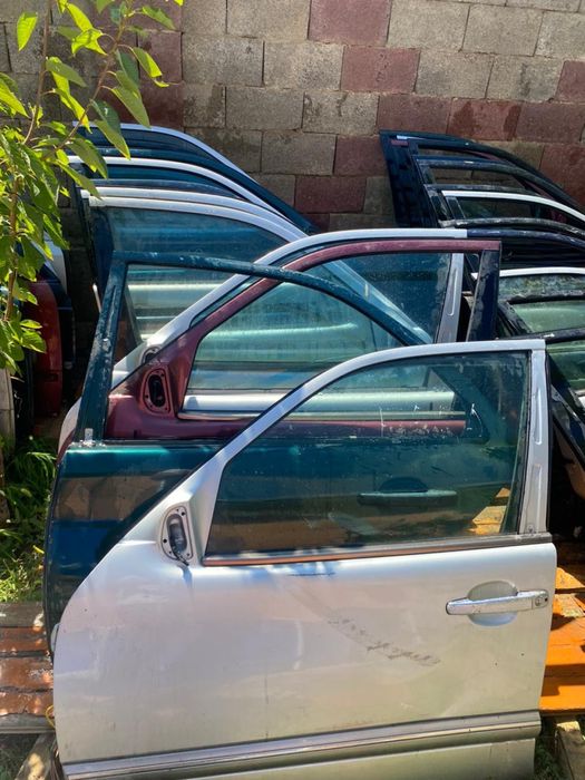 Мерседес 210 лупарик двер